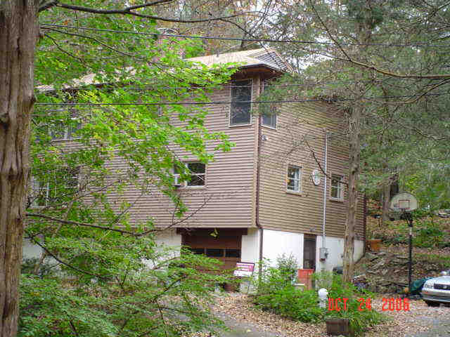 Building photograph for 233 CHRISTIAN ST